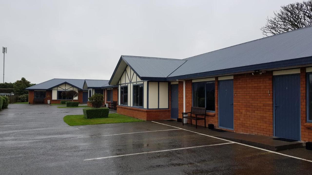 Tudor Lodge Motel Хоера Экстерьер фото