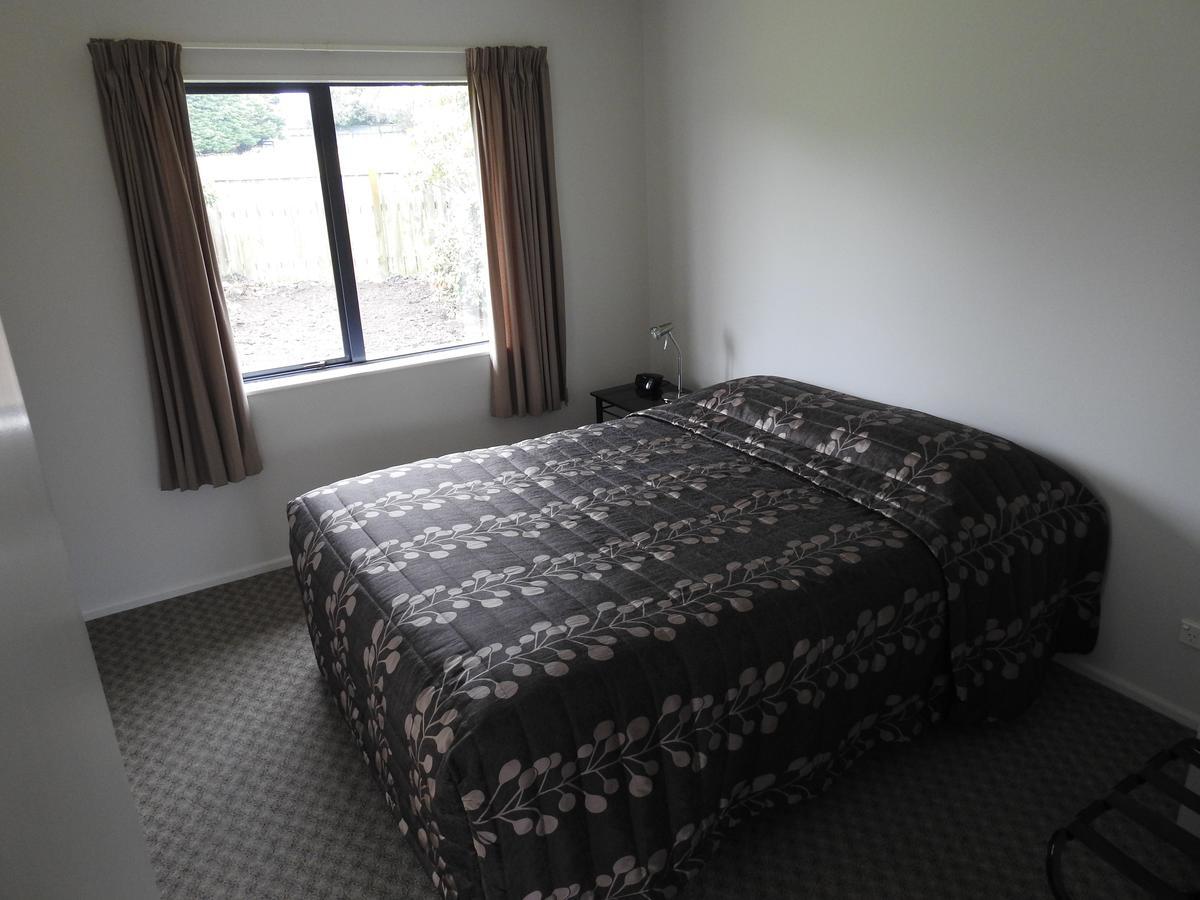 Tudor Lodge Motel Хоера Экстерьер фото